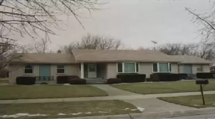 Garfield Court, Crown Point, Indiana, 3 Bedrooms Bedrooms, ,2 BathroomsBathrooms,Residential,Sale,Garfield,GNR98001155