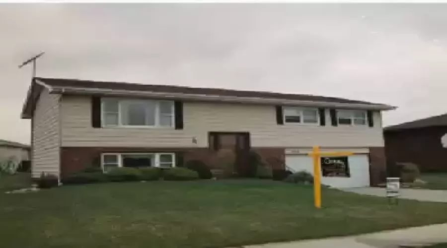 76th Avenue, Merrillville, Indiana, 3 Bedrooms Bedrooms, ,2 BathroomsBathrooms,Residential,Sale,76th,GNR98003662