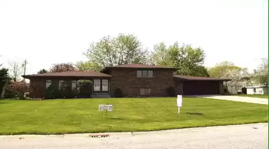 Parkway, Schererville, Indiana, 3 Bedrooms Bedrooms, ,2 BathroomsBathrooms,Residential,Sale,Parkway,GNR99005101