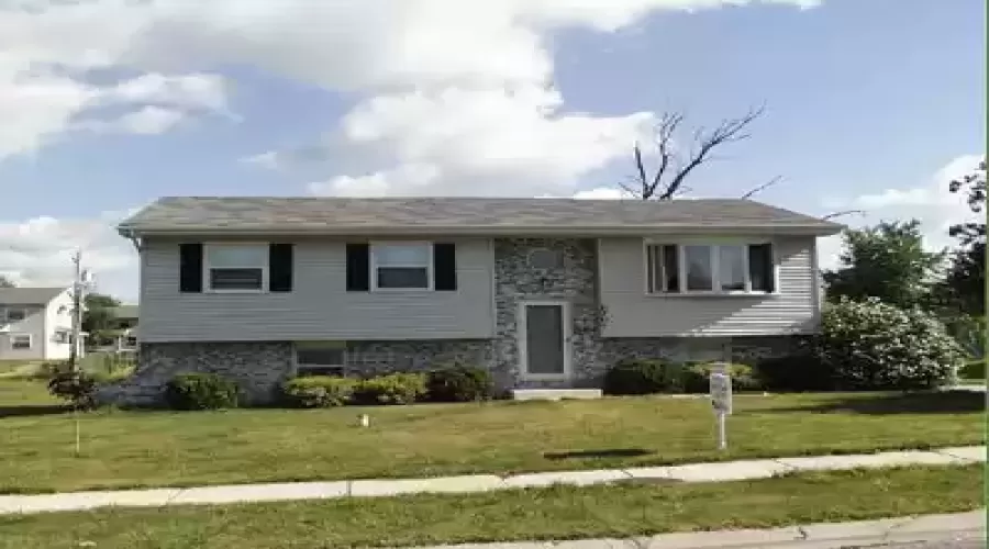 131st Avenue, Cedar Lake, Indiana, 4 Bedrooms Bedrooms, ,1 BathroomBathrooms,Residential,Sale,131st,GNR99009326