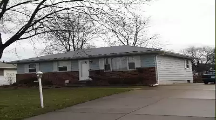 Marshall Place, Merrillville, Indiana, 4 Bedrooms Bedrooms, ,2 BathroomsBathrooms,Residential,Sale,Marshall,GNR99014529