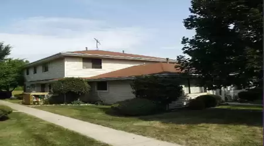 Pierce Drive, Merrillville, Indiana, 2 Bedrooms Bedrooms, ,1 BathroomBathrooms,Residential,Sale,Pierce,GNR99008573