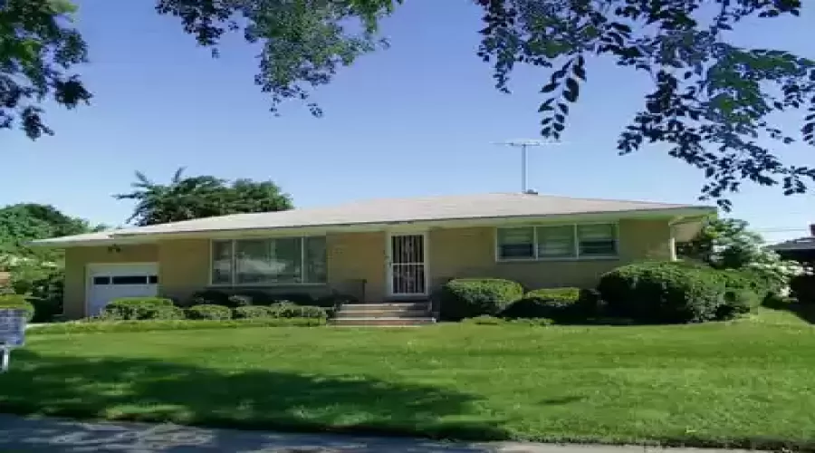 56th Avenue, Merrillville, Indiana, 2 Bedrooms Bedrooms, ,1 BathroomBathrooms,Residential,Sale,56th,GNR15842