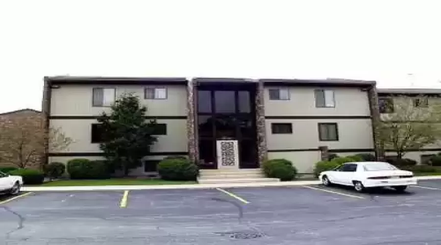 Summit Park Court, Crown Point, Indiana, 2 Bedrooms Bedrooms, ,1 BathroomBathrooms,Residential,Sale,Summit Park,GNR30291