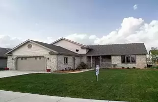 CRESTVIEW Lane, Dyer, Indiana, 4 Bedrooms Bedrooms, ,2 BathroomsBathrooms,Residential,Sale,CRESTVIEW,GNR36533