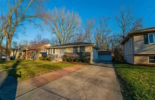 8th Place, Hobart, Indiana, 2 Bedrooms Bedrooms, ,2 BathroomsBathrooms,Residential,Sale,8th,GNR542966