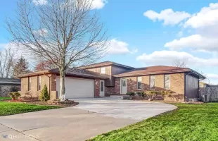 Briarwood Drive, Schererville, Indiana, 3 Bedrooms Bedrooms, ,3 BathroomsBathrooms,Residential,Sale,Briarwood,GNR544075