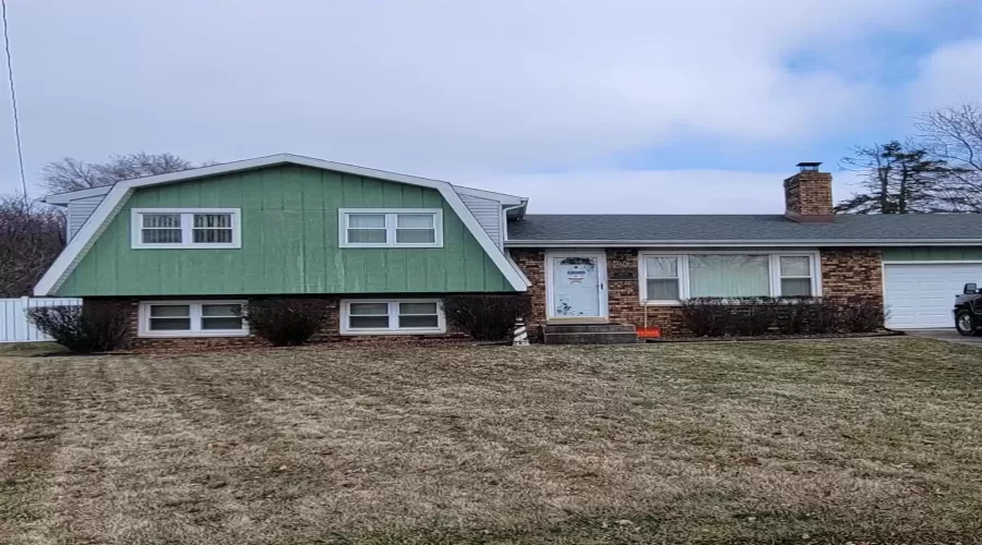 Madison Avenue, Dyer, Indiana, 3 Bedrooms Bedrooms, ,2 BathroomsBathrooms,Residential,Sale,Madison,GNR544763