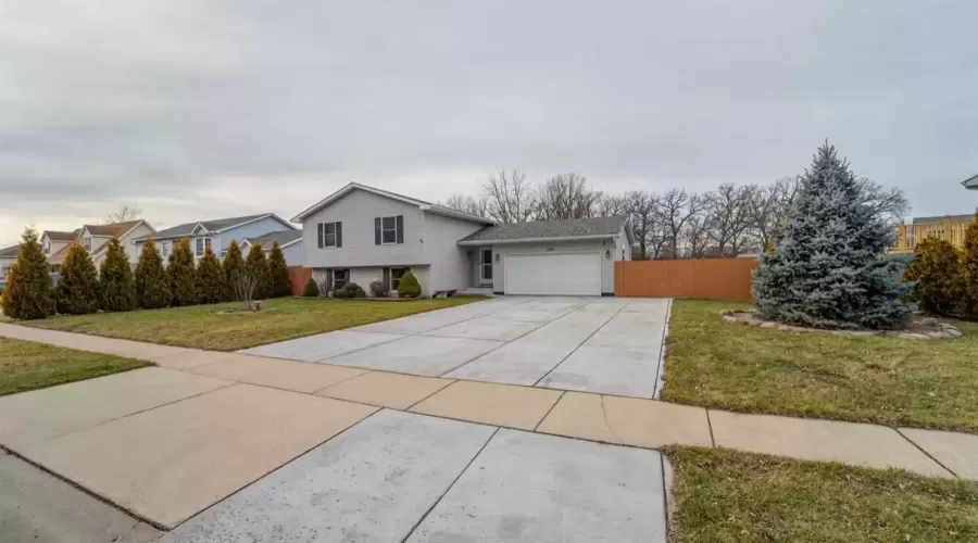 65th Lane, Merrillville, Indiana, 4 Bedrooms Bedrooms, ,2 BathroomsBathrooms,Residential,Sale,65th,GNR544946