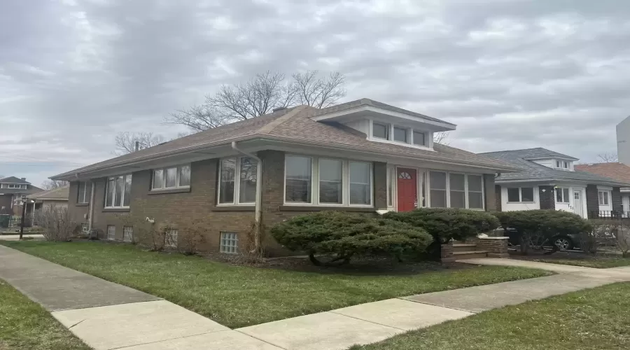 524 Strong Avenue, Joliet, Illinois 60433, 3 Bedrooms Bedrooms, ,1 BathroomBathrooms,Residential,For Sale,Strong,MRD12012743