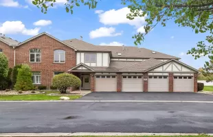 6230 Misty Pines Drive, Tinley Park, Illinois 60477, 2 Bedrooms Bedrooms, ,2 BathroomsBathrooms,Residential,For Sale,Misty Pines,MRD12014482
