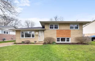 16444 66th Avenue, Tinley Park, Illinois 60477, 3 Bedrooms Bedrooms, ,2 BathroomsBathrooms,Residential,For Sale,66th,MRD12019355