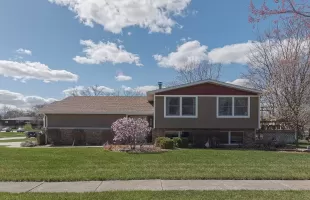 11608 197th Street, Mokena, Illinois 60448, 4 Bedrooms Bedrooms, ,4 BathroomsBathrooms,Residential,For Sale,197th,MRD11999034