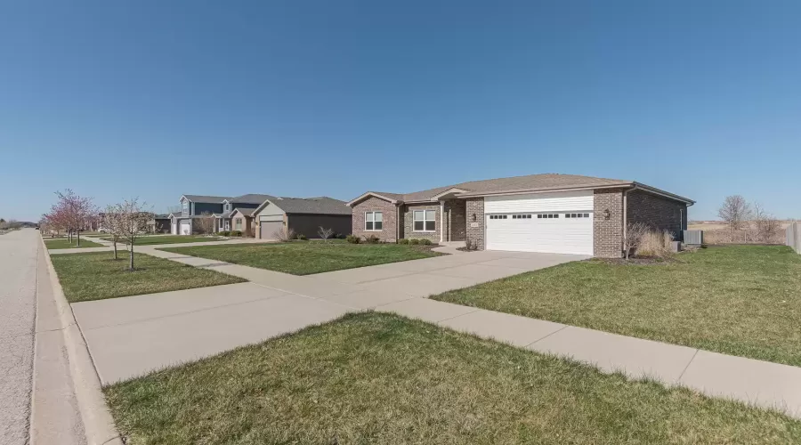 24525 Clydesdale Drive, Manhattan, Illinois 60442, 3 Bedrooms Bedrooms, ,2 BathroomsBathrooms,Residential,For Sale,Clydesdale,MRD12022191