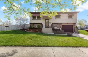 16315 76th Avenue, Tinley Park, Illinois 60477, 3 Bedrooms Bedrooms, ,2 BathroomsBathrooms,Residential,For Sale,76th,MRD12027867