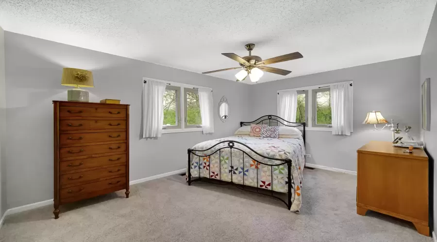 1404 Strawberry Hill Drive, Lockport, Illinois 60441, 2 Bedrooms Bedrooms, ,2 BathroomsBathrooms,Residential,For Sale,Strawberry Hill,MRD12033505