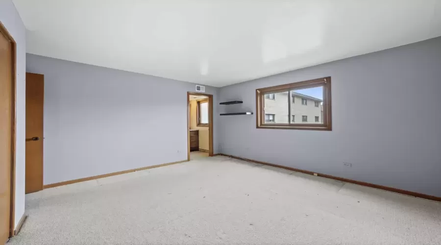 16819 81st Court, Tinley Park, Illinois 60477, 2 Bedrooms Bedrooms, ,2 BathroomsBathrooms,Residential,For Sale,81st,MRD12033984