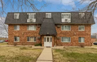 17242 71st Court, Tinley Park, Illinois 60477, 2 Bedrooms Bedrooms, ,1 BathroomBathrooms,Residential,For Sale,71st,MRD12032643