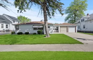 6530 175th Street, Tinley Park, Illinois 60477, 2 Bedrooms Bedrooms, ,1 BathroomBathrooms,Residential,For Sale,175th,MRD12041706