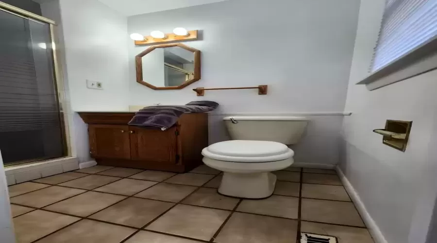 1st floor bathroom