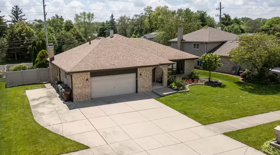 7625 Prestwick Drive, Tinley Park, Illinois 60477, 3 Bedrooms Bedrooms, ,3 BathroomsBathrooms,Residential,For Sale,Prestwick,MRD12069898