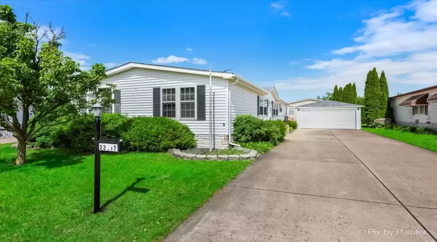 22717 Ravisloe Lane, Frankfort, Illinois 60423, 3 Bedrooms Bedrooms, ,2 BathroomsBathrooms,Manufactured In Park,For Sale,Ravisloe,MRD12070713