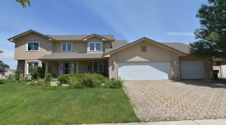 19407 Brookside Glen Court, Tinley Park, Illinois 60487, 4 Bedrooms Bedrooms, ,4 BathroomsBathrooms,Residential,For Sale,Brookside Glen,MRD12071966