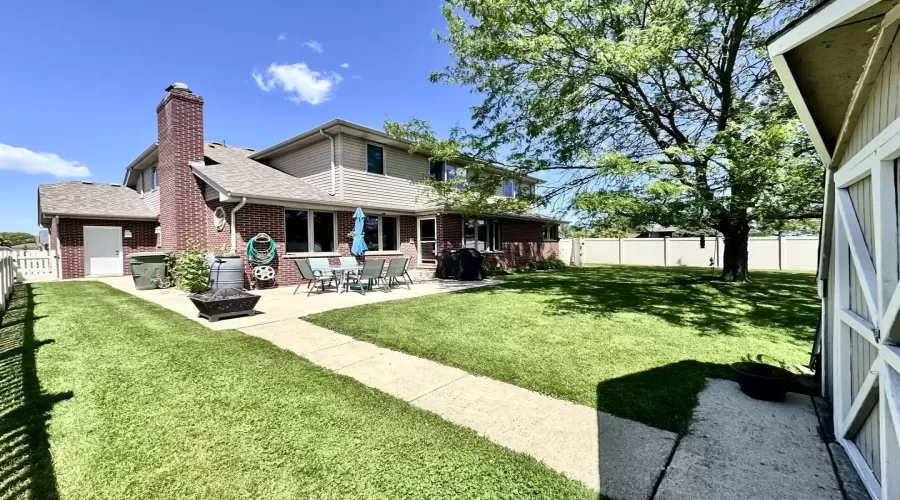 16705 Farmview Court, Tinley Park, Illinois 60477, 4 Bedrooms Bedrooms, ,4 BathroomsBathrooms,Residential,For Sale,Farmview,MRD12076544