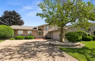 9332 Bayberry Lane, Tinley Park, Illinois 60487, 5 Bedrooms Bedrooms, ,3 BathroomsBathrooms,Residential,For Sale,Bayberry,MRD12067218