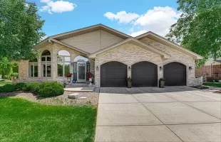 8073 Stonegate Drive, Tinley Park, Illinois 60487, 3 Bedrooms Bedrooms, ,3 BathroomsBathrooms,Residential,For Sale,Stonegate,MRD12084491