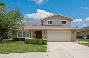 17543 Cloverview Drive, Tinley Park, Illinois 60477, 4 Bedrooms Bedrooms, ,3 BathroomsBathrooms,Residential,For Sale,Cloverview,MRD12070342