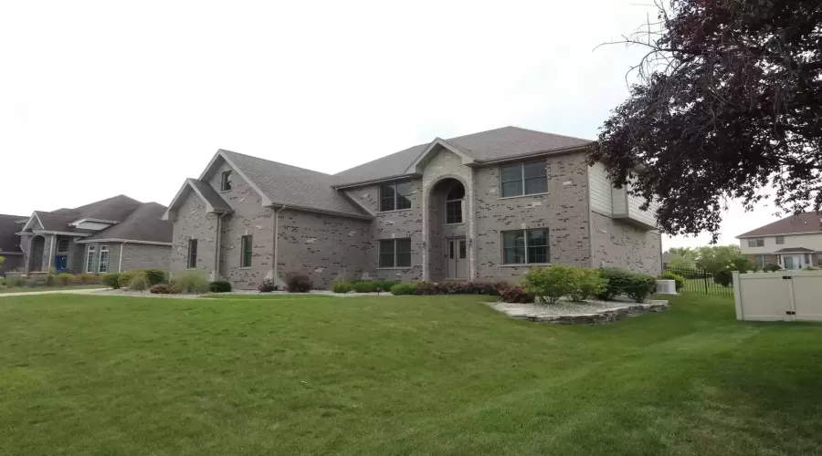 21290 Longview Drive, Frankfort, Illinois 60423, 4 Bedrooms Bedrooms, ,5 BathroomsBathrooms,Residential,For Sale,Longview,MRD12107848