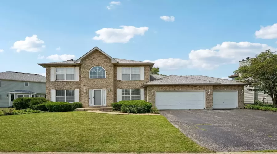 25030 Round Barn Road, Plainfield, Illinois 60585, 4 Bedrooms Bedrooms, ,3 BathroomsBathrooms,Residential,For Sale,Round Barn,MRD12108503