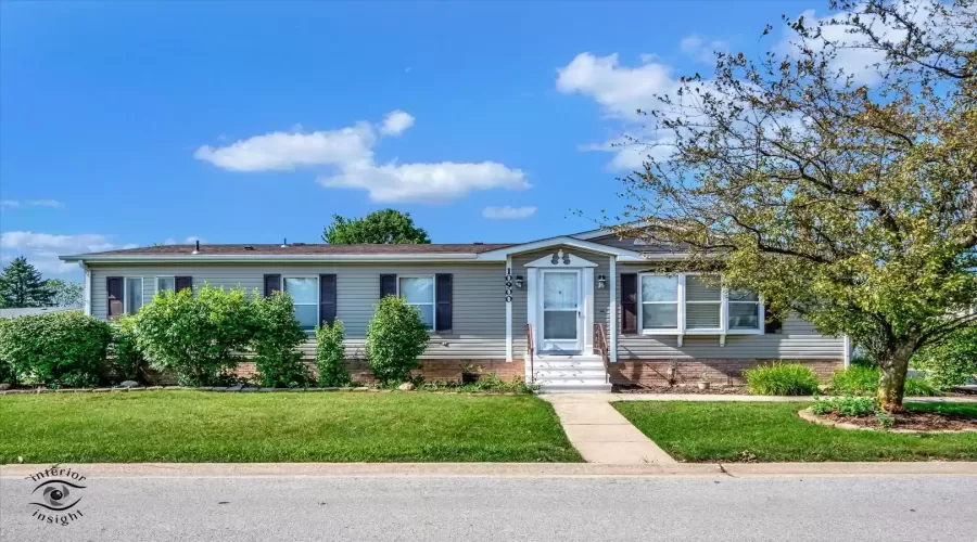 10900 Gateway Drive, Frankfort, Illinois 60423, 2 Bedrooms Bedrooms, ,2 BathroomsBathrooms,Manufactured In Park,For Sale,Gateway,MRD12115950