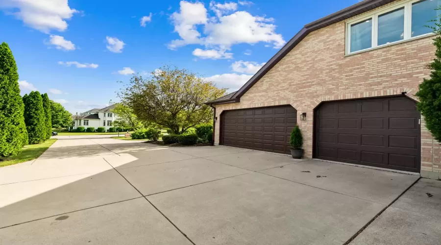 120 Windmill Road, Orland Park, Illinois 60467, 5 Bedrooms Bedrooms, ,4 BathroomsBathrooms,Residential,For Sale,Windmill,MRD12121940