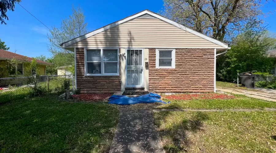 29 Circle Drive, Dixmoor, Illinois 60426, 3 Bedrooms Bedrooms, ,1 BathroomBathrooms,Residential,For Sale,Circle,MRD12048769