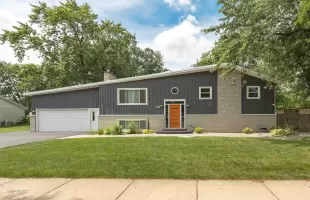 18760 Townline Road, Mokena, Illinois 60448, 3 Bedrooms Bedrooms, ,2 BathroomsBathrooms,Residential,For Sale,Townline,MRD12137165