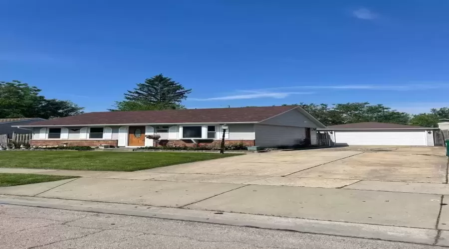 606 Belmont Drive, Romeoville, Illinois 60446, 3 Bedrooms Bedrooms, ,1 BathroomBathrooms,Residential,For Sale,Belmont,MRD12140410