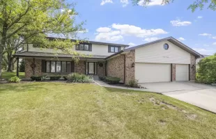 13741 Natchez Trail Drive, Orland Park, Illinois 60462, 3 Bedrooms Bedrooms, ,4 BathroomsBathrooms,Residential,For Sale,Natchez Trail,MRD12139546