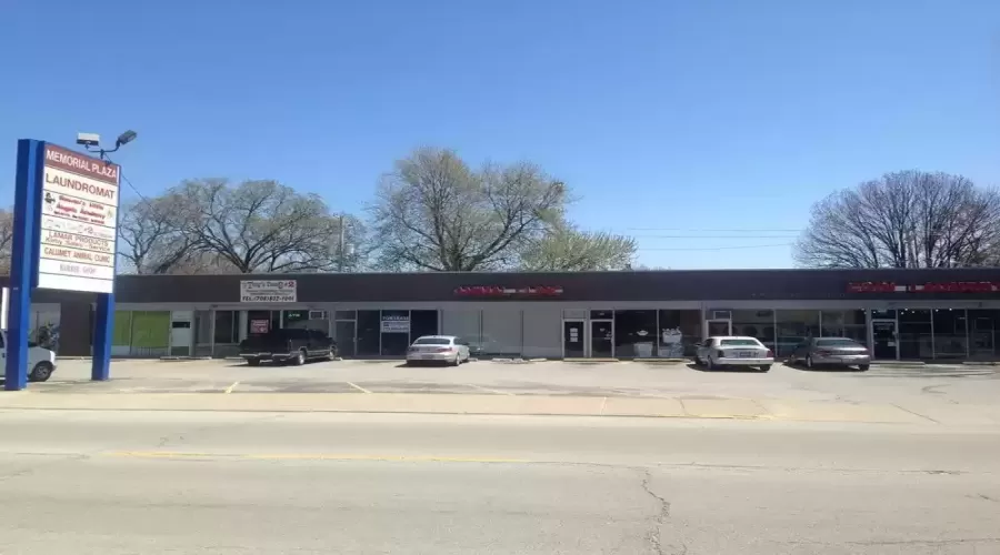 617 Wentworth Avenue, Calumet City, Illinois 60409, ,Commercial Lease,For Rent,Wentworth,MRD11743652