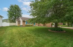 7220 Bracken Pkwy, Hobart, Indiana, 4 Bedrooms Bedrooms, ,3 BathroomsBathrooms,Residential,For Sale,Bracken,NRA808265