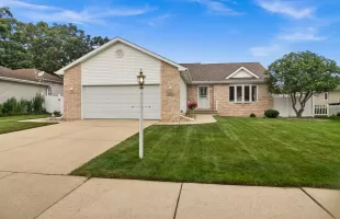 2824 Barberry Drive, Hobart, Indiana, 3 Bedrooms Bedrooms, ,2 BathroomsBathrooms,Residential,For Sale,Barberry,NRA808228