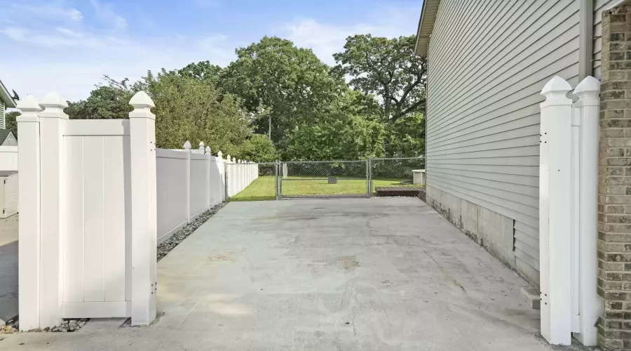 Extra Side Driveway