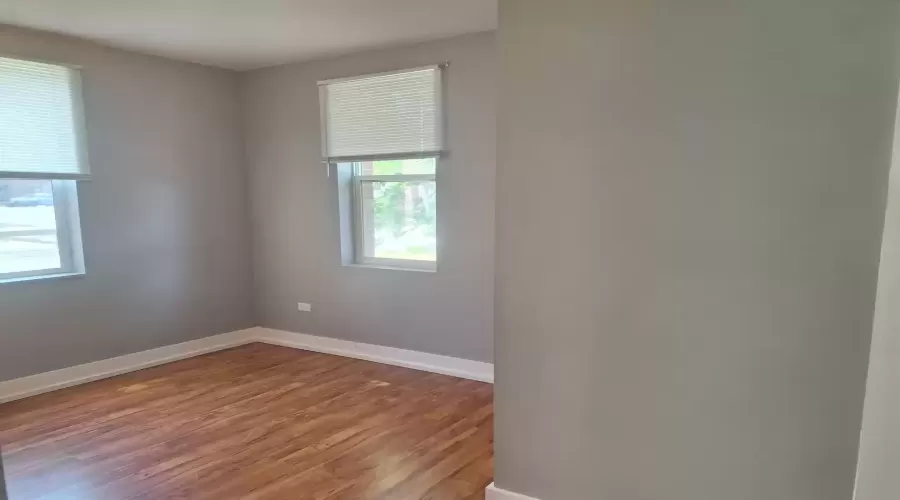 820 John Street, Joliet, Illinois 60435, 2 Bedrooms Bedrooms, ,2 BathroomsBathrooms,Residential Lease,For Rent,John,MRD12141493