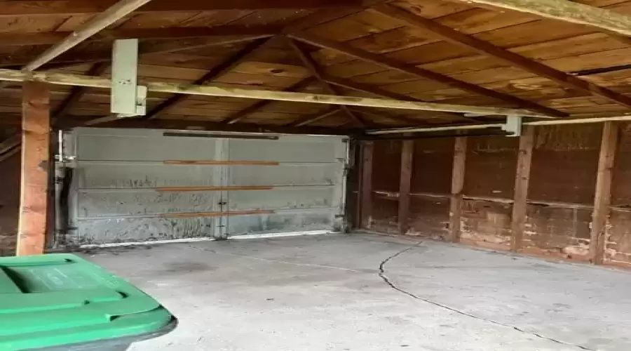 interior garage