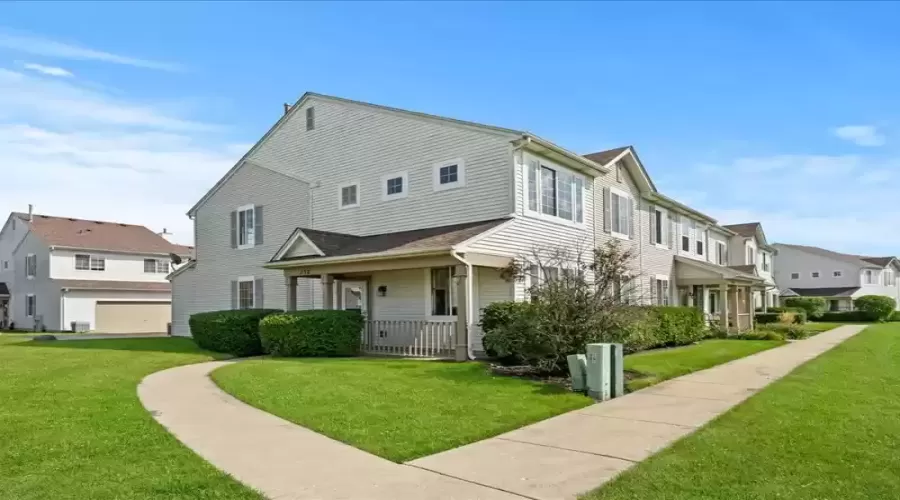 132 Azalea Circle, Romeoville, Illinois 60446, 3 Bedrooms Bedrooms, ,3 BathroomsBathrooms,Residential,For Sale,Azalea,MRD12143395