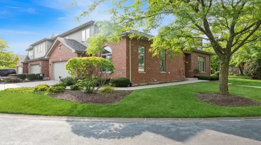 9443 Perth Circle, Tinley Park, Illinois 60487, 3 Bedrooms Bedrooms, ,4 BathroomsBathrooms,Residential,For Sale,Perth,MRD12147112