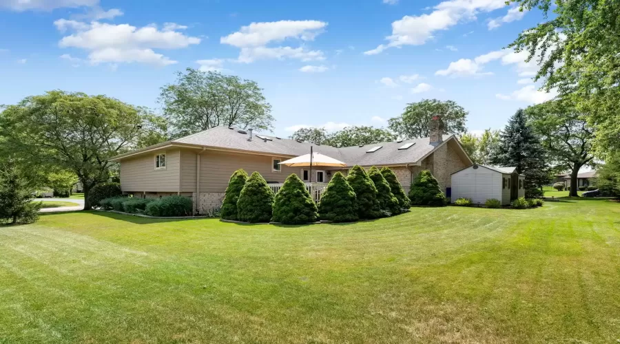 14741 Sprucecreek Lane, Orland Park, Illinois 60467, 3 Bedrooms Bedrooms, ,3 BathroomsBathrooms,Residential,For Sale,Sprucecreek,MRD12150475