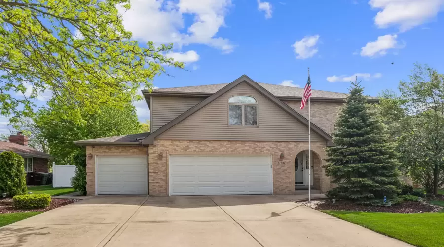 17815 Iroquois, Tinley Park, Illinois 60477, 5 Bedrooms Bedrooms, ,4 BathroomsBathrooms,Residential,For Sale,Iroquois,MRD12150567