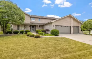 8431 Brookpoint Court, Tinley Park, Illinois 60487, 4 Bedrooms Bedrooms, ,4 BathroomsBathrooms,Residential,For Sale,Brookpoint,MRD12141184